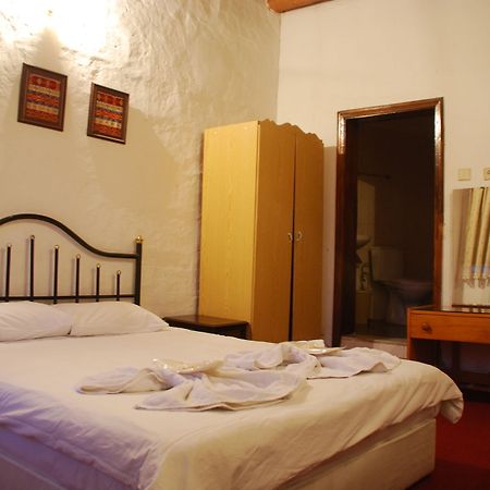 גורמה Yasin'S Place Backpackers Cave Hostel מראה חיצוני תמונה