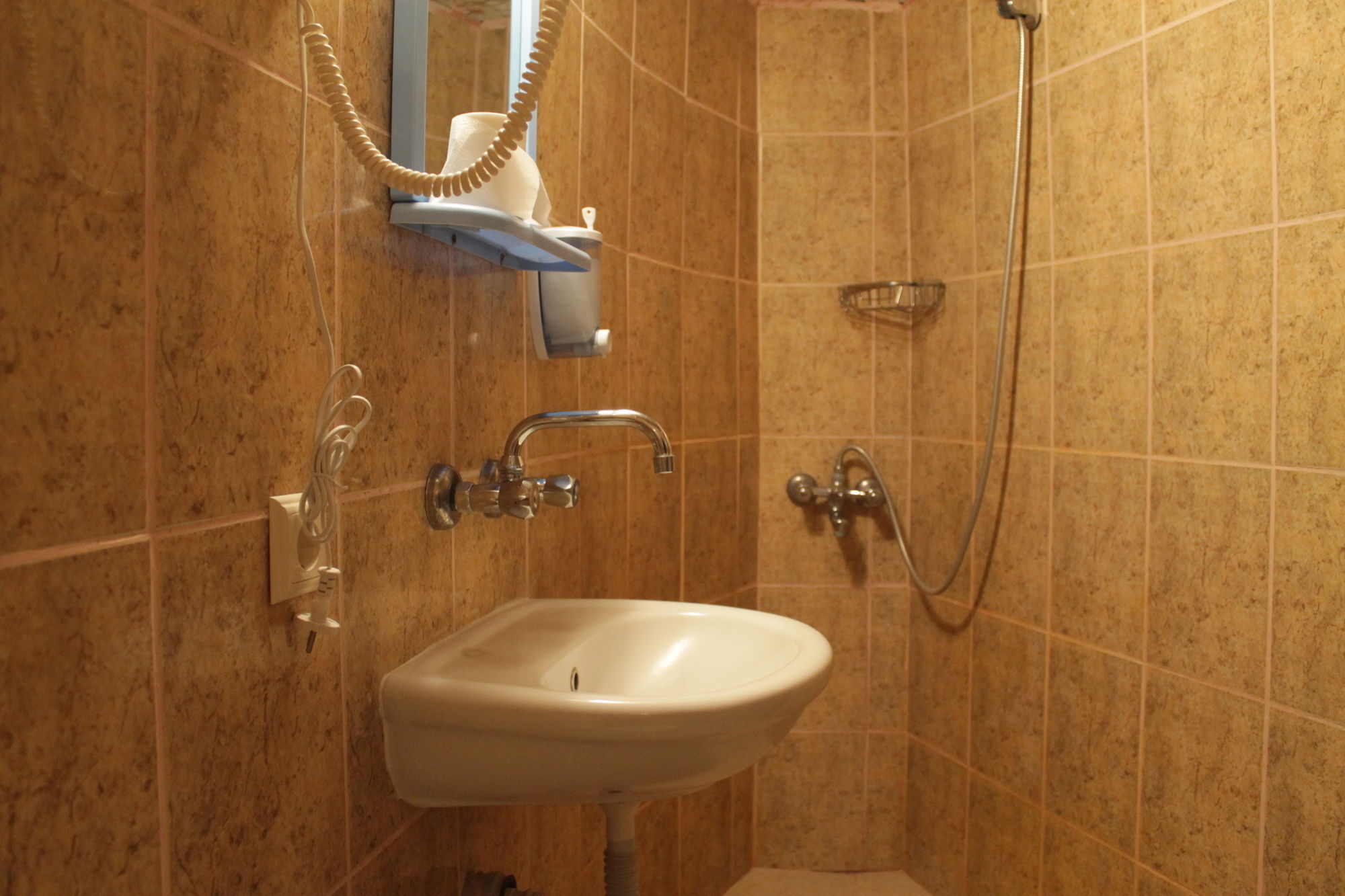 גורמה Yasin'S Place Backpackers Cave Hostel מראה חיצוני תמונה