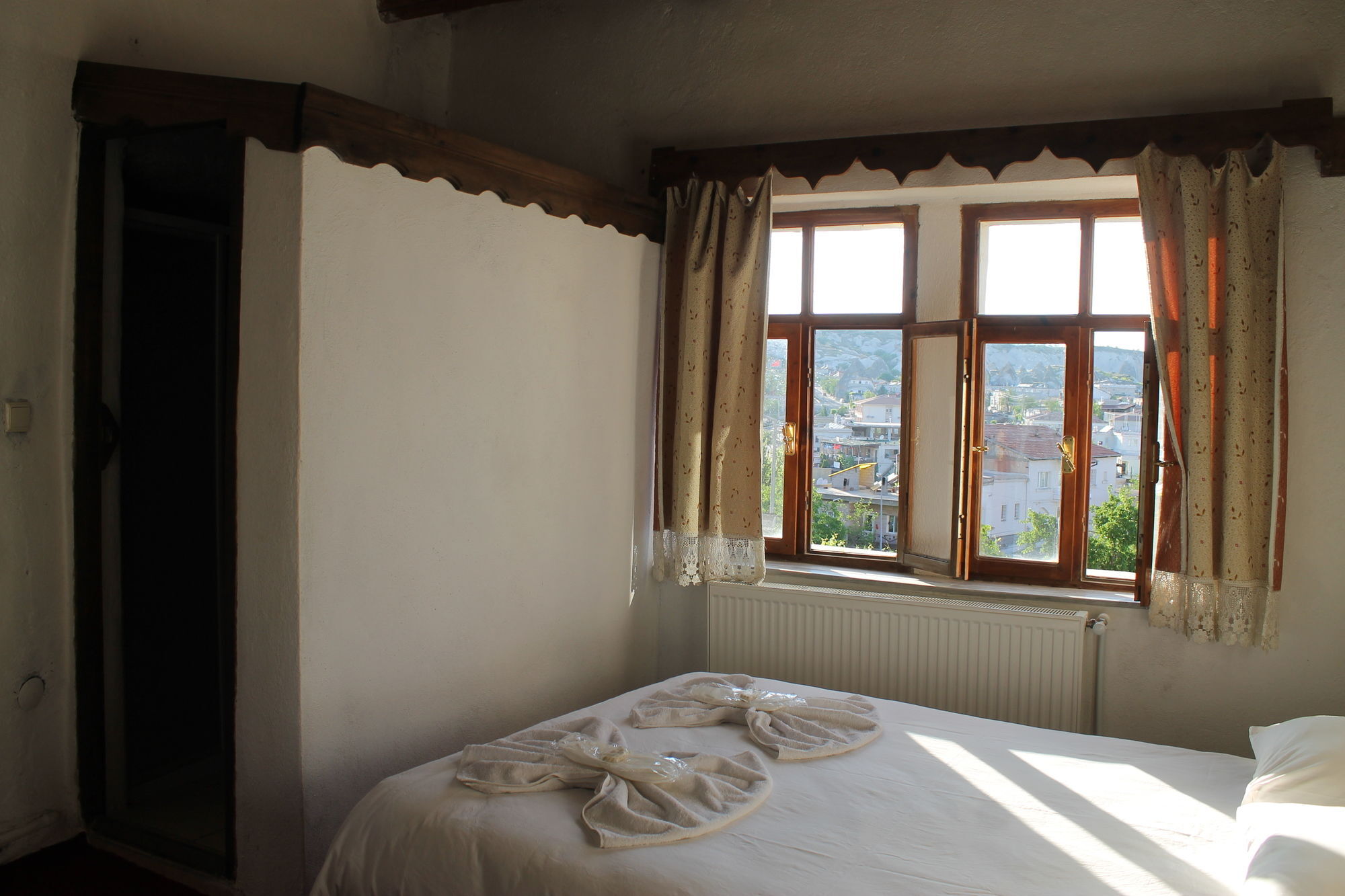 גורמה Yasin'S Place Backpackers Cave Hostel מראה חיצוני תמונה